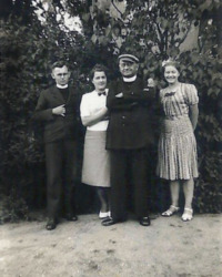 Stężyca, sierpień 1939r. z ks.Aleksy Gburek, Janina Ostrowska, ks.Franciszek Kalisz i Kaja Ostrowska m.